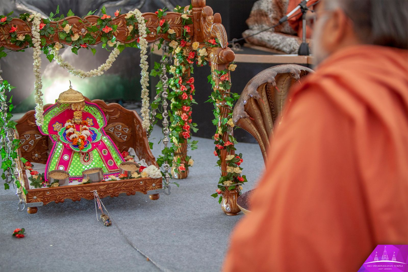 ©1987-2017 SKS Swaminarayan Temple East London
